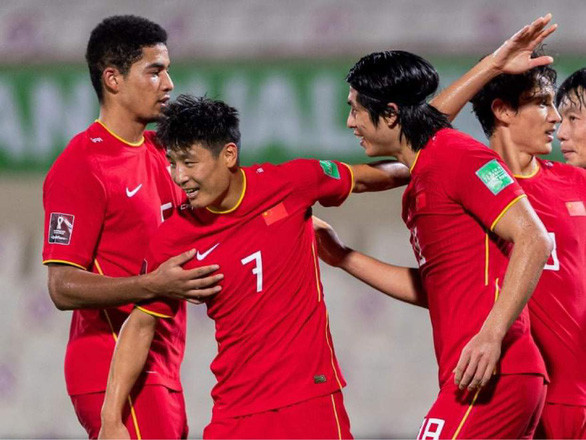 Đội tuyển Trung Quốc đi chuyên cơ đến Hà Nội vào ngày 28.1